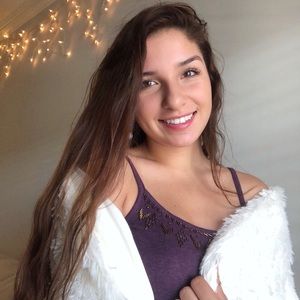 Meet your Posher, Elaine